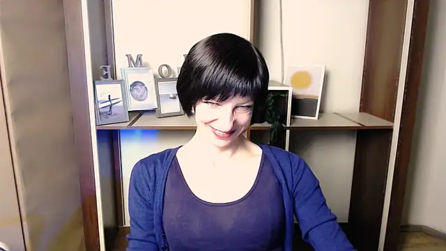  AngeliaFlow  online show from December 1, 2025, 11:26 am