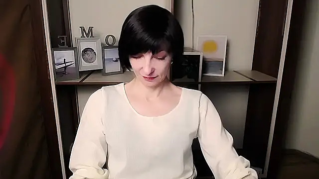  AngeliaFlow  online show from January 18, 2026, 1:26 pm