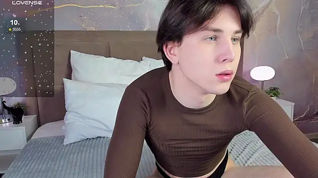 AdrianoAubert online show from March 17, 2025, 3:14 am