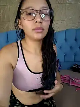 Snapshot of isabella_beauty_01 chatting on February 10, 2025, 1:01 pm isabella beauty 01 online show from February 10, 2025, 1:01 pm