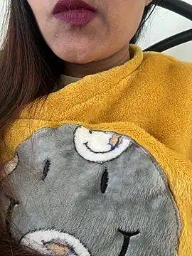 Deepcha1991 online show from March 22, 2025, 2:47 pm