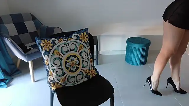 bambolina sexy1985 online show from April 6, 2026, 8:59 am