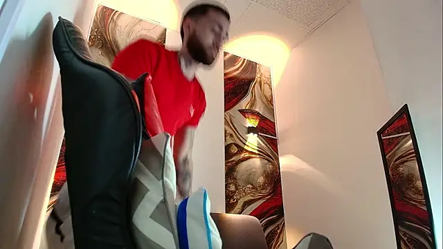 Luke davis01 online show from February 25, 2026, 1:10 pm