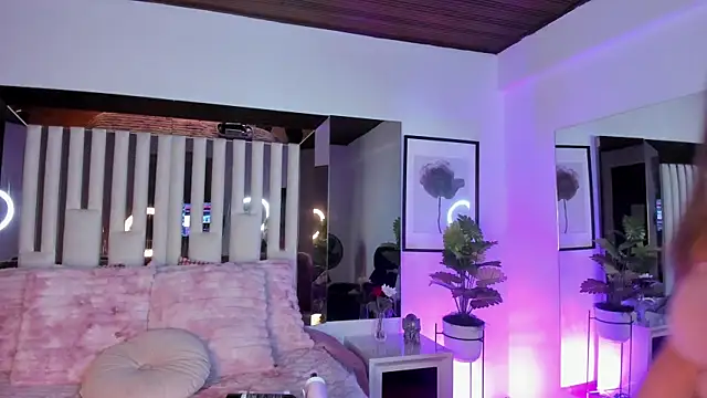 Cloee Rainbow1 online show from November 13, 2025, 11:42 am