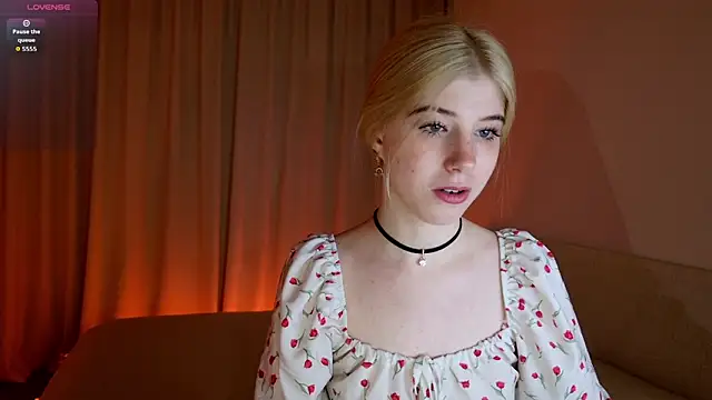 Snapshot of Bella_amory chatting on May 14, 2026, 6:26 pm Bella amory online show from May 14, 2026, 6:26 pm
