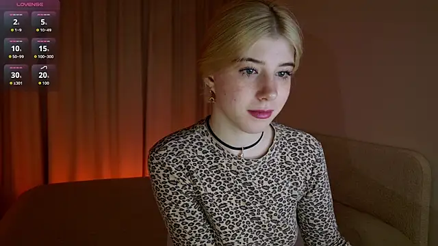 Snapshot of Bella_amory chatting on May 18, 2026, 1:17 pm Bella amory online show from May 18, 2026, 1:17 pm