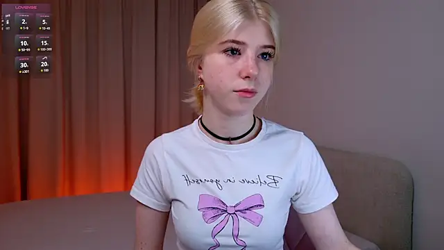 Snapshot of Bella_amory chatting on July 13, 2026, 8:11 pm Bella amory online show from July 13, 2026, 8:11 pm