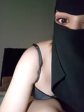 Snapshot of Milan-88 chatting on November 10, 2025, 2:38 pm Milan-88 online show from November 10, 2025, 2:38 pm