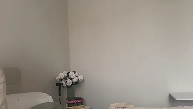 skyejde online show from October 31, 2025, 9:32 am