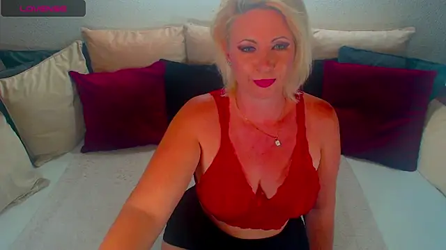 Snapshot of Lex_McQueen chatting on May 27, 2026, 9:01 pm Lex McQueen online show from May 27, 2026, 9:01 pm