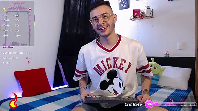 kyle clint07 online show from November 26, 2025, 5:14 pm