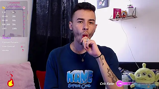 kyle clint07 online show from December 3, 2025, 5:44 pm