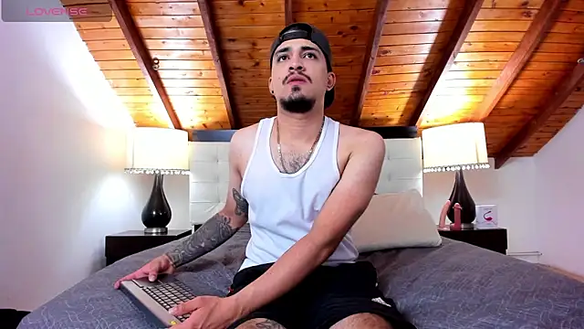 Sebastian Berne online show from November 16, 2025, 6:57 pm