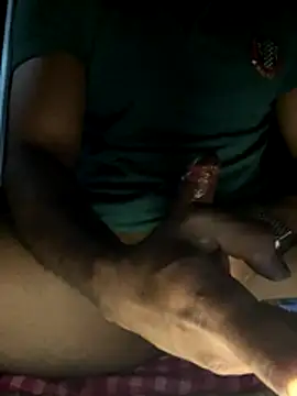 jimi-3011 online show from November 28, 2025, 4:04 am