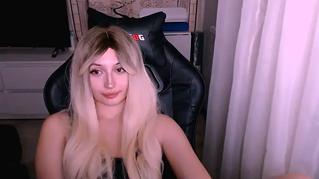 beauty blonde online show from December 1, 2025, 12:21 pm