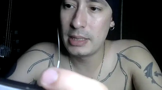 Snapshot of vampireathome chatting on February 21, 2025, 4:51 am vampireathome online show from February 21, 2025, 4:51 am