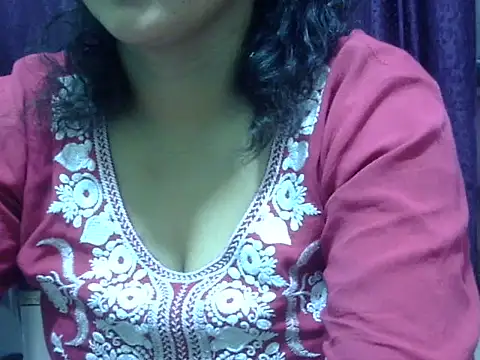 Snapshot of Your_cutiepie_ chatting on May 27, 2026, 1:30 pm Your cutiepie online show from May 27, 2026, 1:30 pm