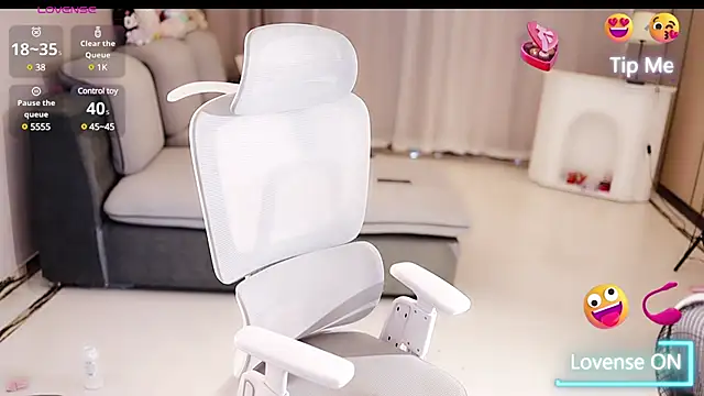 Moonccoi online show from March 14, 2025, 8:53 am