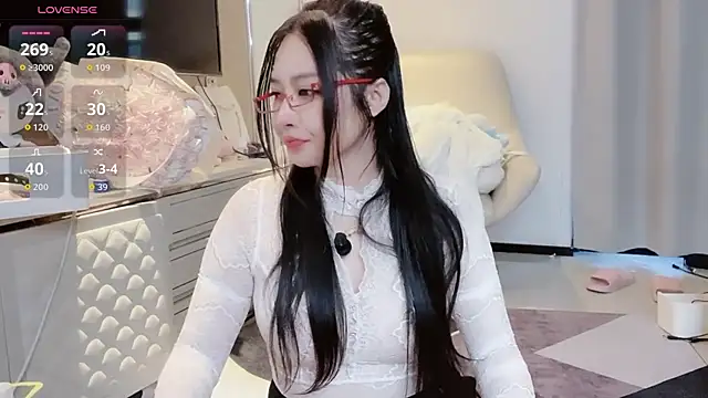 Moonccoi online show from October 2, 2025, 11:12 pm