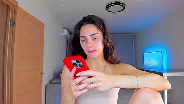 EmiliaZen online show from November 16, 2025, 2:22 pm