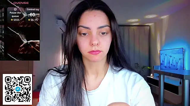 EmiliaZen online show from April 5, 2026, 4:59 pm