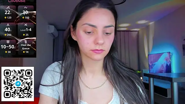 EmiliaZen online show from April 19, 2026, 5:01 pm