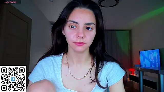 EmiliaZen online show from July 6, 2026, 9:17 pm