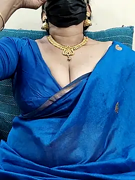 Snapshot of niiveditha chatting on February 18, 2025, 10:58 pm niiveditha online show from February 18, 2025, 10:58 pm