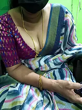 Snapshot of niiveditha chatting on November 4, 2025, 12:04 pm niiveditha online show from November 4, 2025, 12:04 pm