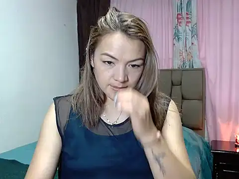 Snapshot of PenelopeMist chatting on November 21, 2025, 7:56 pm PenelopeMist online show from November 21, 2025, 7:56 pm