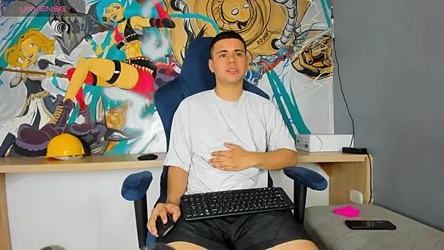 Snapshot of Sebastian_Phoenix chatting on March 1, 2025, 3:21 am Sebastian Phoenix online show from March 1, 2025, 3:21 am