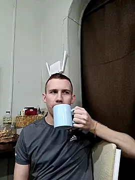 Dimyanmodel online show from February 8, 2025, 5:18 pm