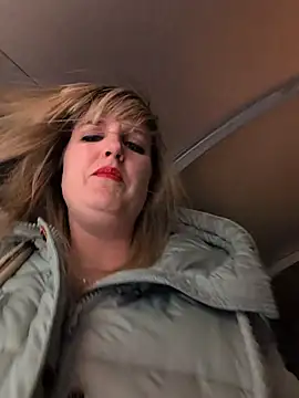 Sexybiene969 online show from November 22, 2025, 4:06 pm