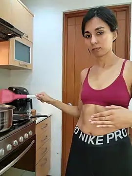 Snapshot of Alicee10 chatting on November 12, 2025, 9:03 pm Alicee10 online show from November 12, 2025, 9:03 pm