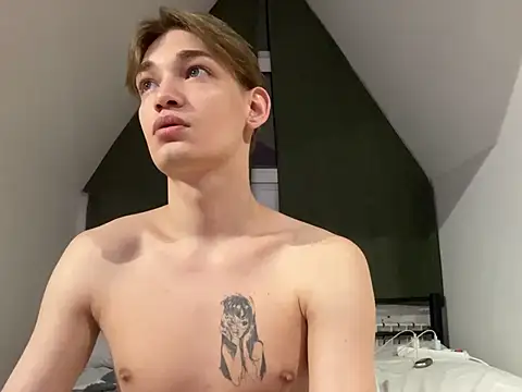 Snapshot of Julian_wins chatting on February 17, 2025, 12:48 pm Julian wins online show from February 17, 2025, 12:48 pm