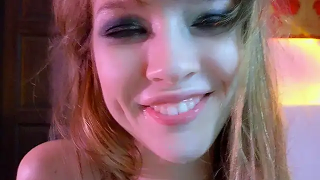 Snapshot of DemiDee chatting on December 13, 2024, 6:59 pm DemiDee online show from December 13, 2024, 6:59 pm