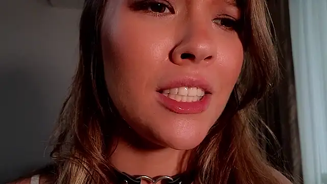 Snapshot of DemiDee chatting on October 9, 2025, 10:57 am DemiDee online show from October 9, 2025, 10:57 am