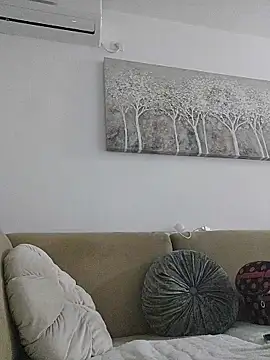 visnjica online show from November 14, 2025, 4:38 pm