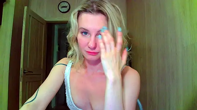 Snapshot of Caramel_piegirl chatting on July 12, 2026, 8:44 pm Caramel piegirl online show from July 12, 2026, 8:44 pm