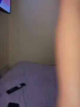 Laura-Khalifa online show from November 23, 2025, 10:09 pm