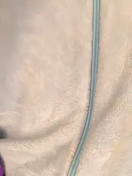 Laura-Khalifa online show from March 17, 2026, 5:55 am