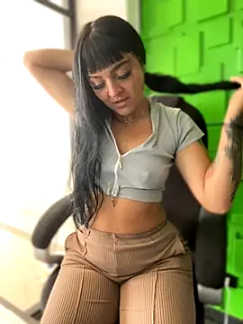 Snapshot of Dulce__Boyd chatting on November 6, 2025, 1:34 pm Dulce Boyd online show from November 6, 2025, 1:34 pm