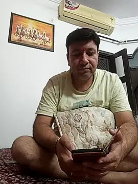 Snapshot of innocentboy1987 chatting on September 23, 2025, 6:49 am innocentboy1987 online show from September 23, 2025, 6:49 am