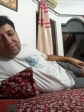 Snapshot of innocentboy1987 chatting on September 26, 2025, 9:35 am innocentboy1987 online show from September 26, 2025, 9:35 am