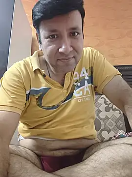 innocentboy1987 online show from July 16, 2026, 4:24 pm
