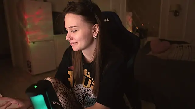 Snapshot of alexa_feels_ chatting on March 15, 2025, 6:43 pm alexa feels online show from March 15, 2025, 6:43 pm