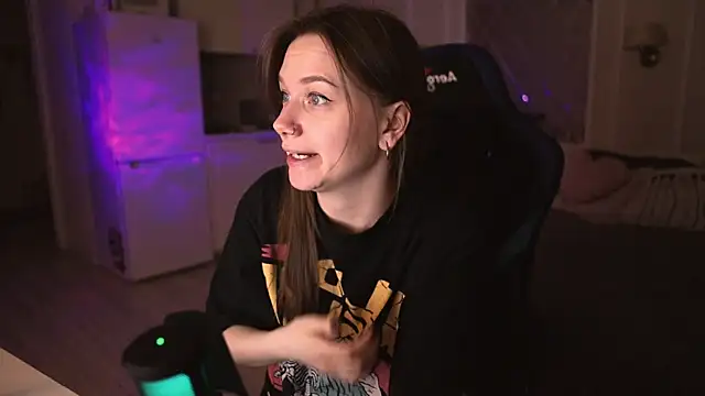 Snapshot of alexa_feels_ chatting on March 16, 2025, 6:34 pm alexa feels online show from March 16, 2025, 6:34 pm