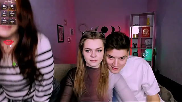 Snapshot of catherine_kitty chatting on November 23, 2025, 8:19 pm catherine kitty online show from November 23, 2025, 8:19 pm