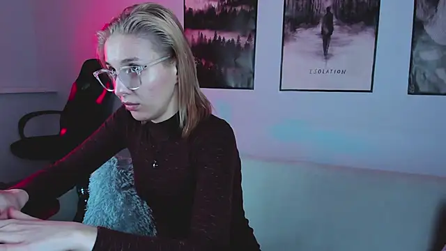 Snapshot of PhilippaAdamas chatting on February 13, 2025, 5:48 am PhilippaAdamas online show from February 13, 2025, 5:48 am