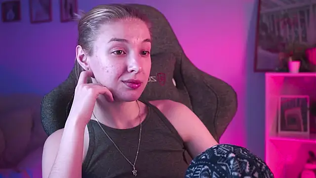 Snapshot of PhilippaAdamas chatting on February 23, 2025, 5:56 am PhilippaAdamas online show from February 23, 2025, 5:56 am